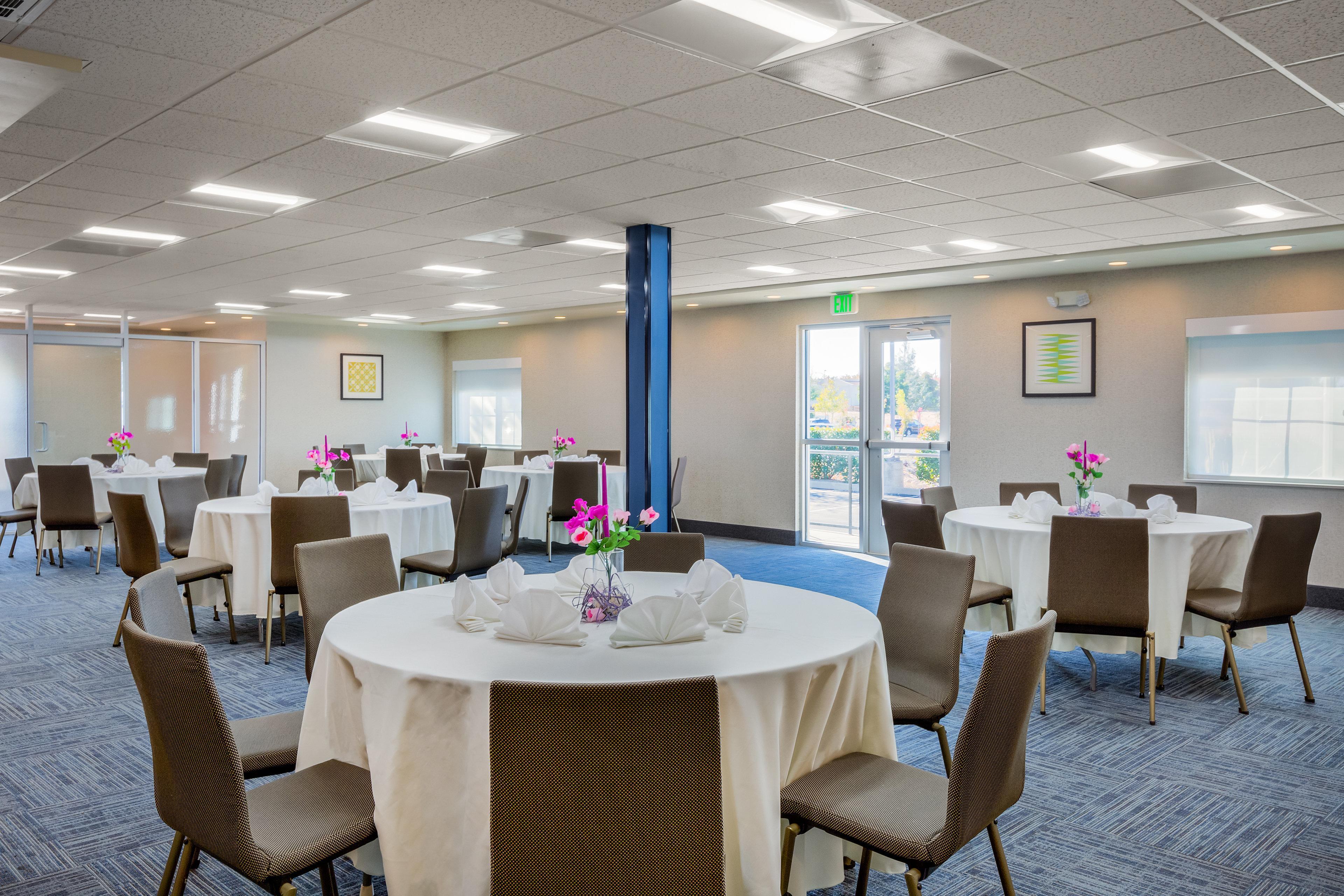 Holiday Inn Express Hotel & Suites Oroville Southwest, An Ihg Hotel Exterior foto